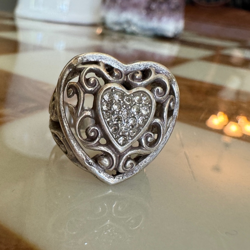 Brighton, scrolled heart ring